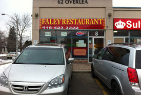 东约克华丽餐厅，让您品尝各国风味！